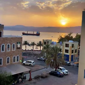 Golden View فندق